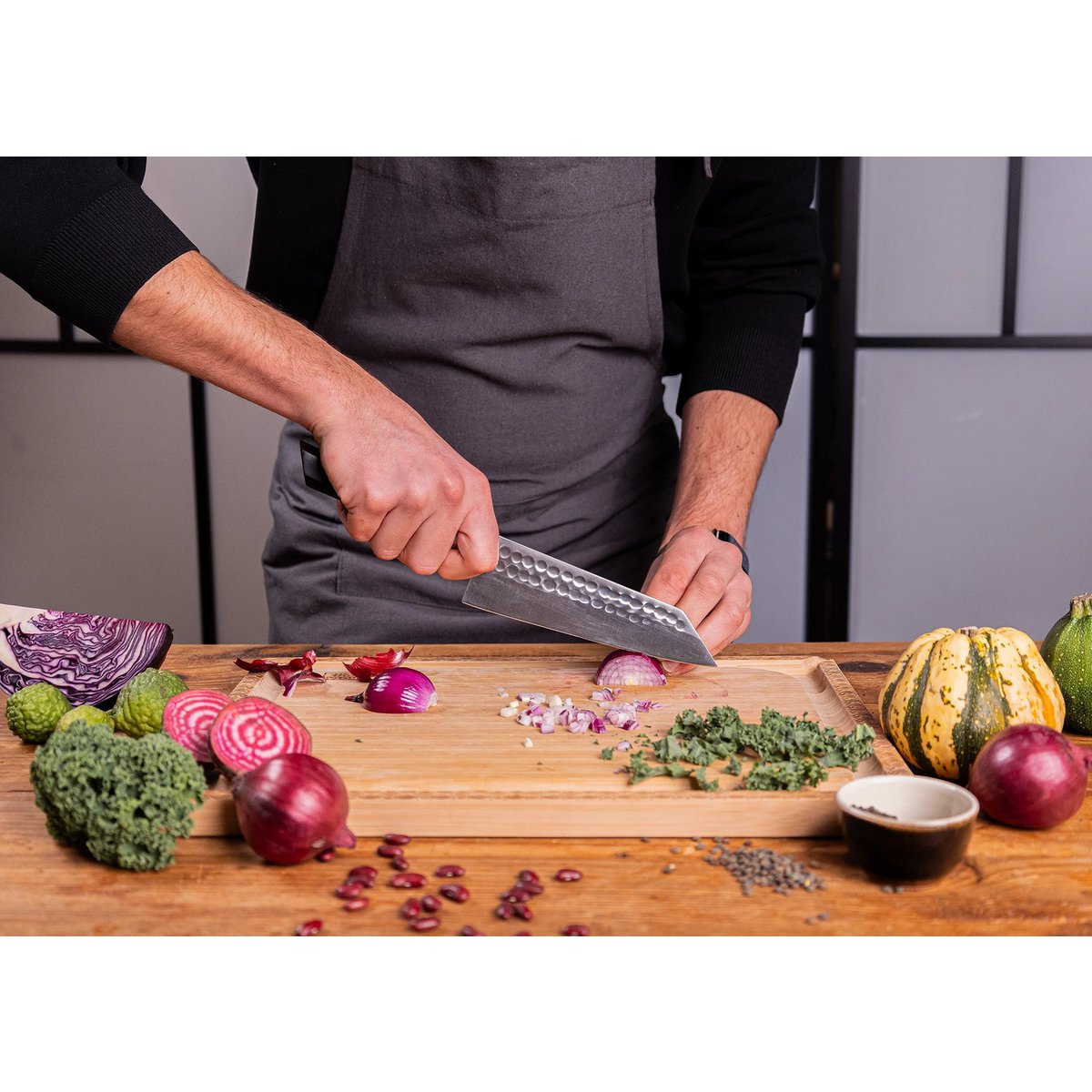Bunka Santoku Mes - Japanse Precisie met Bamboe Elegantie