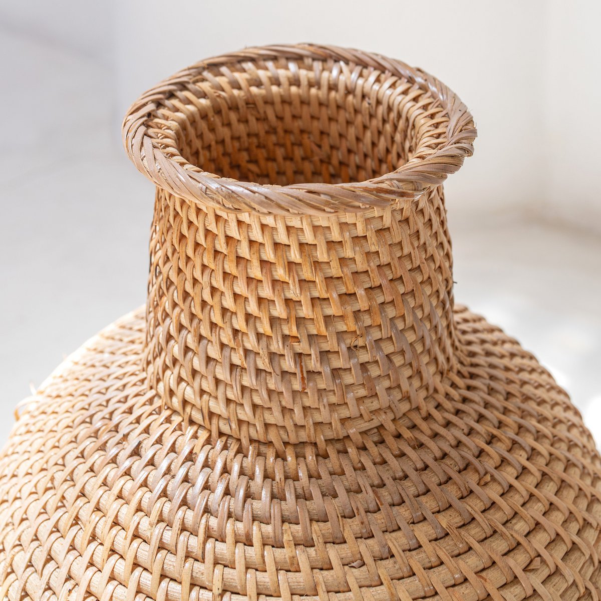 KAMARI Boho Vaas - Rotan Hout Geweven Decoratief