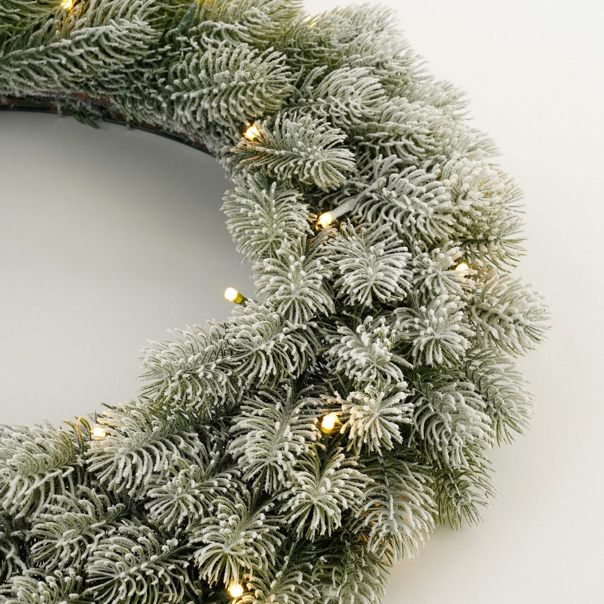 Nigata Kerstkrans - LED Verlichting Ø60cm Frosted Green Premium