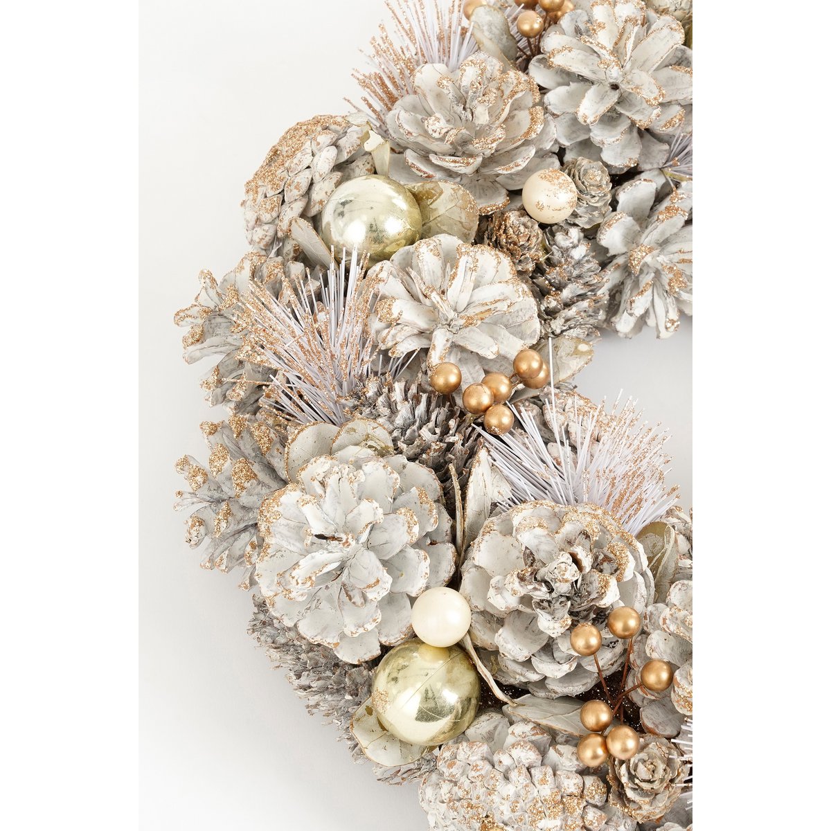 Hanley Kerstkrans Wit met Dennenappels - Ø34 cm
