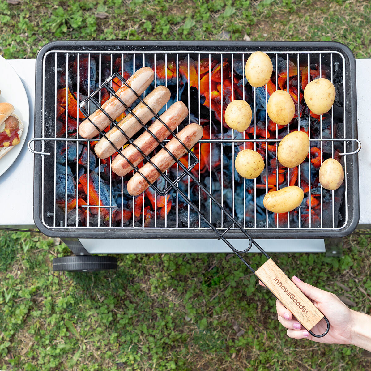 Sosket BBQ Worstengrill - Draaibaar Grillrek voor 6 Worsten | InnovaGoods