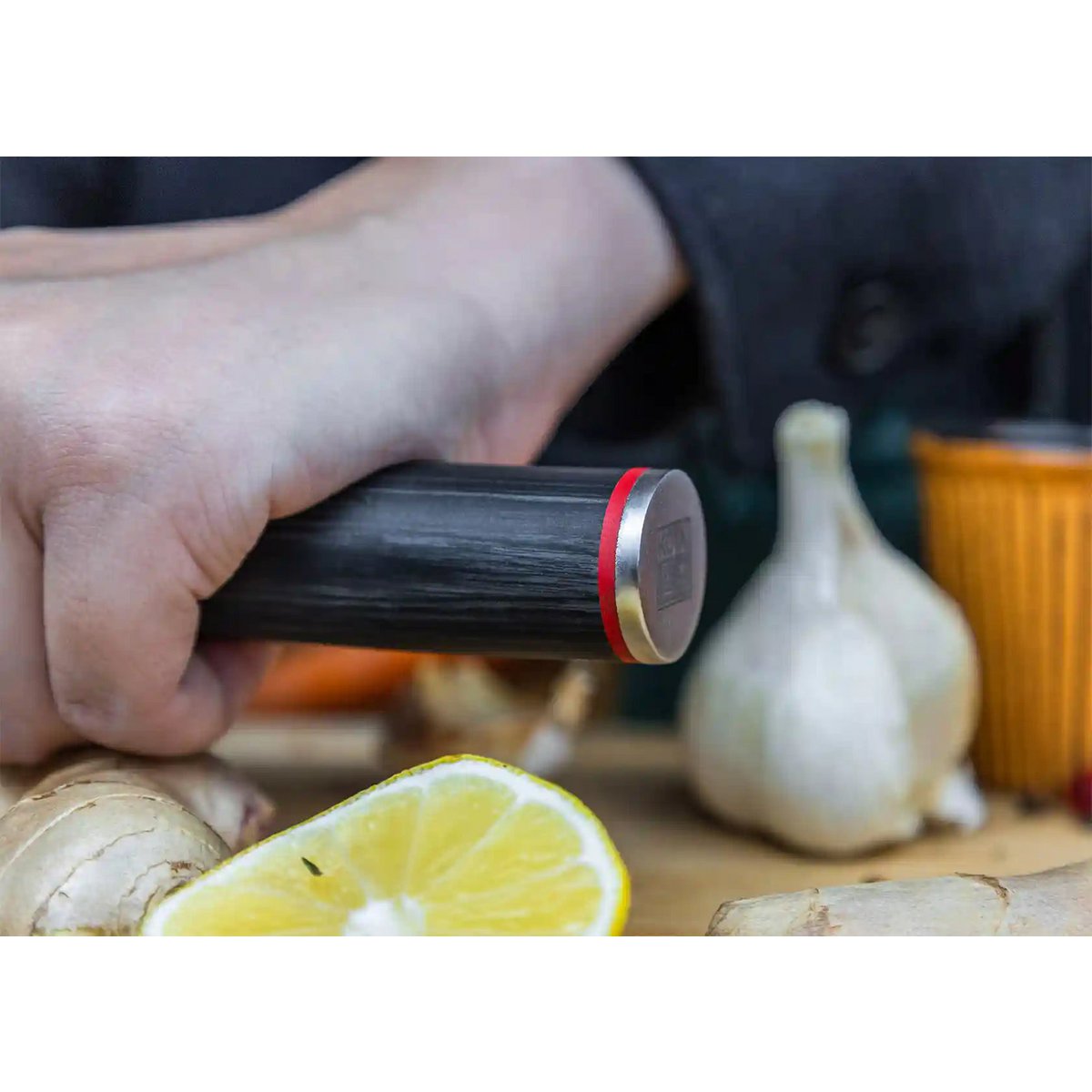 Santoku Mes - Japanse Veelzijdigheid met Bamboe Elegantie