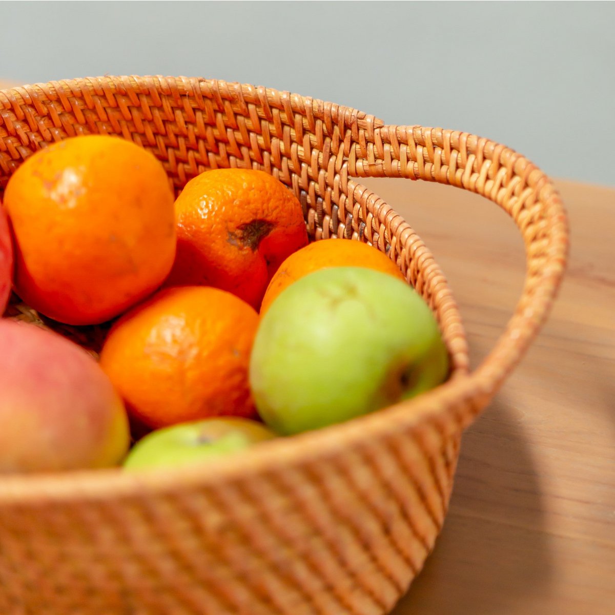Suwari Rotan Fruitschaal - Compacte Elegantie voor Nederlandse Keukens