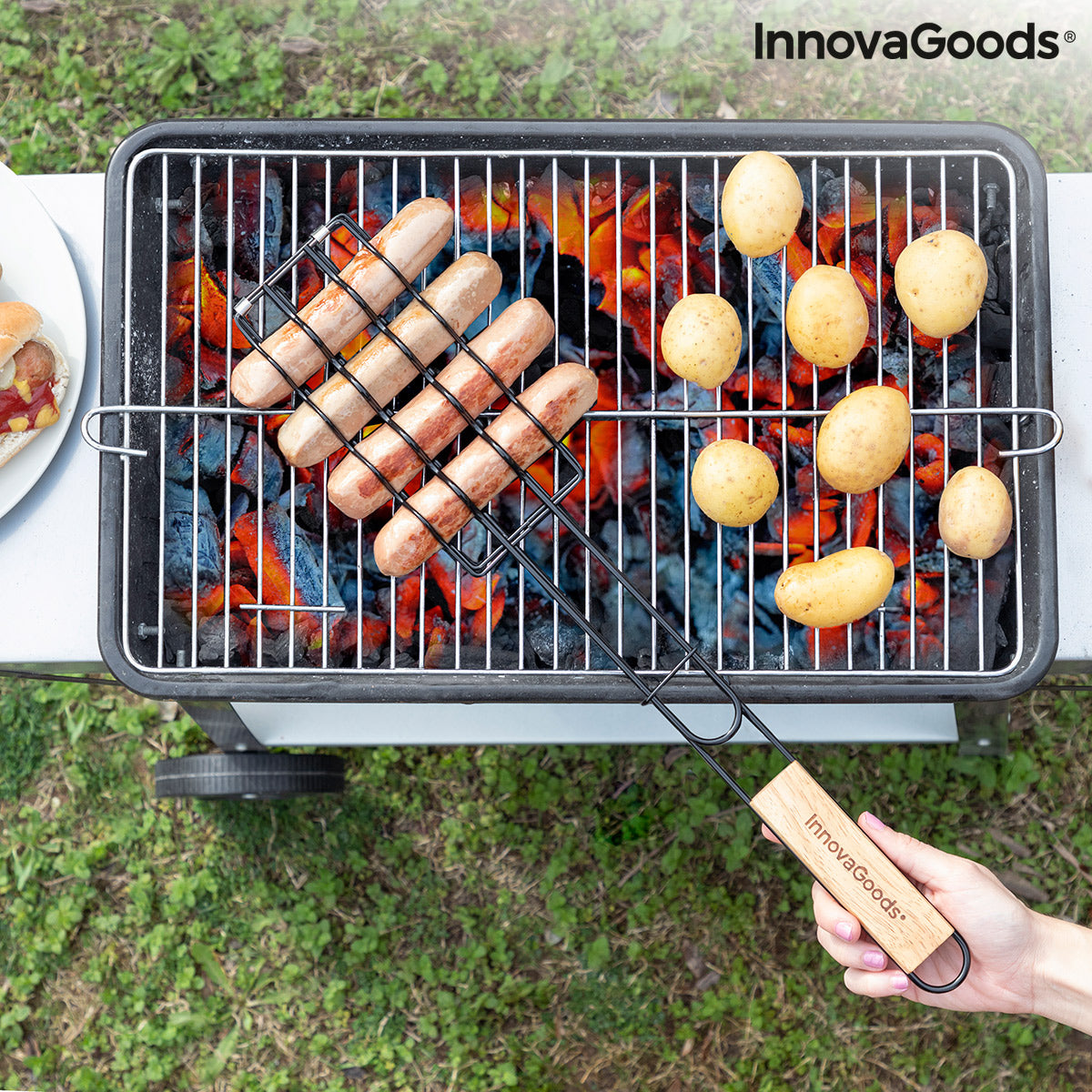 Sosket BBQ Worstengrill - Draaibaar Grillrek voor 6 Worsten | InnovaGoods