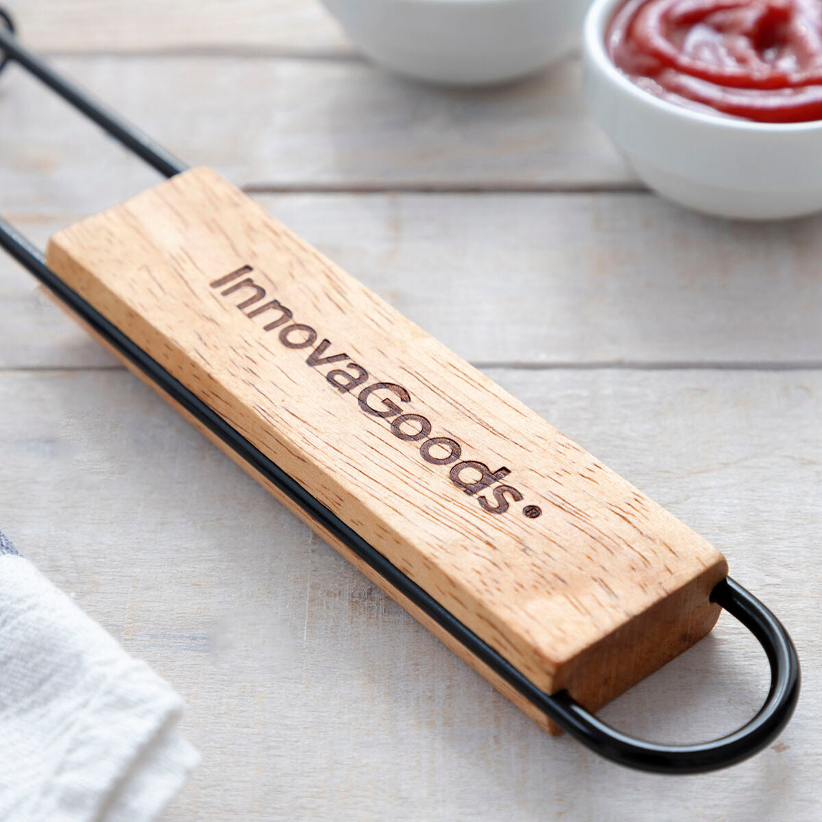 Sosket BBQ Worstengrill - Draaibaar Grillrek voor 6 Worsten | InnovaGoods