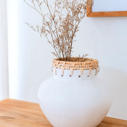 TUBAN Witte Designvaas - Klei Rotan Ø23cm Klein